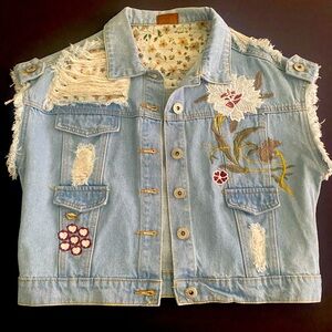 Pol boutique embroidered sleeveless cropped jean jacket. Size medium